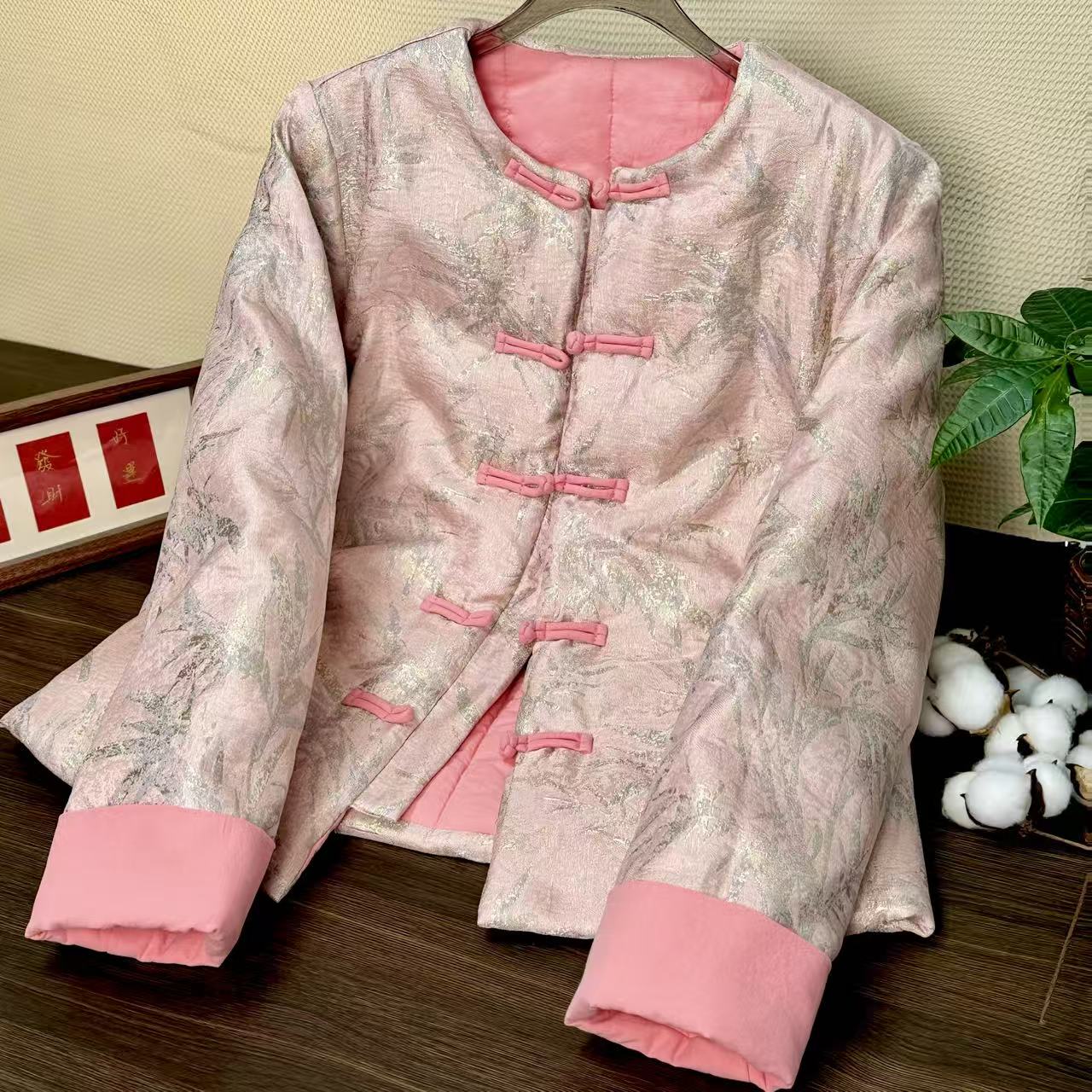 【闫妮家】冬季新款高奢气质新中式缎面提花重工盘扣棉花棉服女