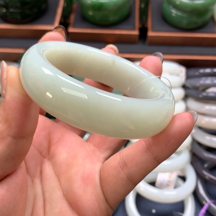 【闪购商品】未镶嵌手镯和田玉