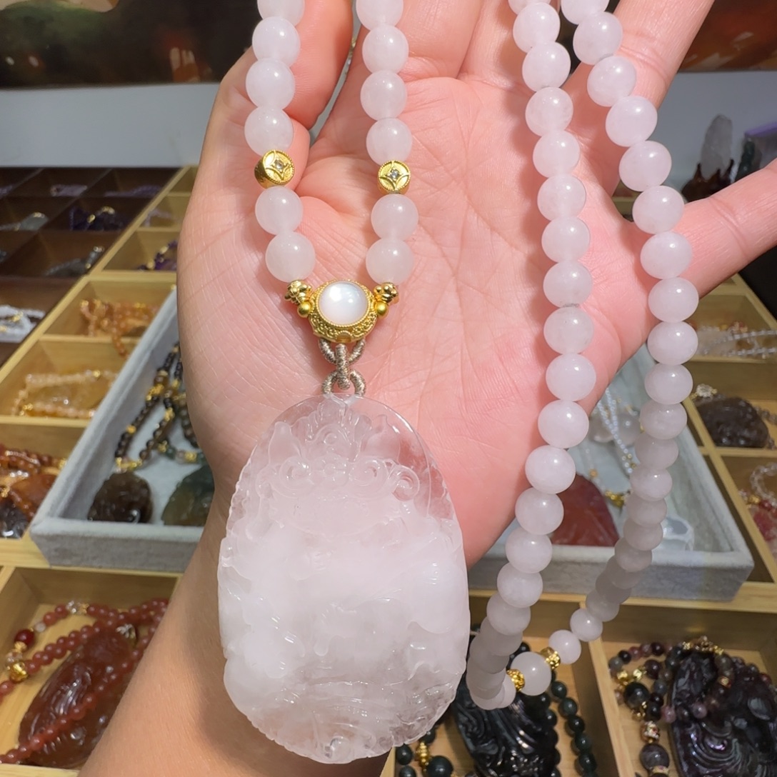 颈饰水晶未镶嵌九尾狐