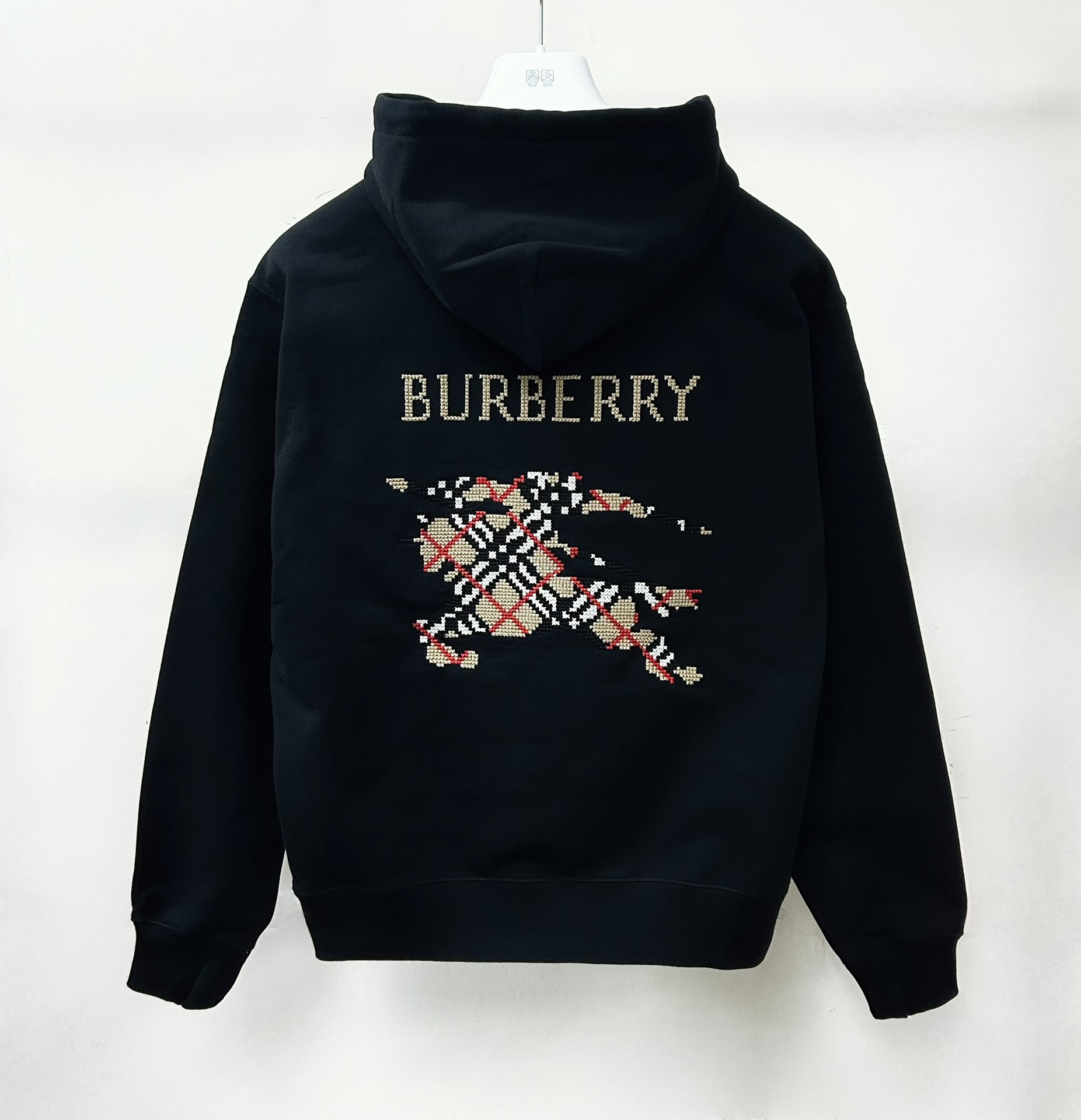 未使用 BURBERRY/博柏利 25秋冬JJ后背格纹战马刺绣卫衣8110938 
