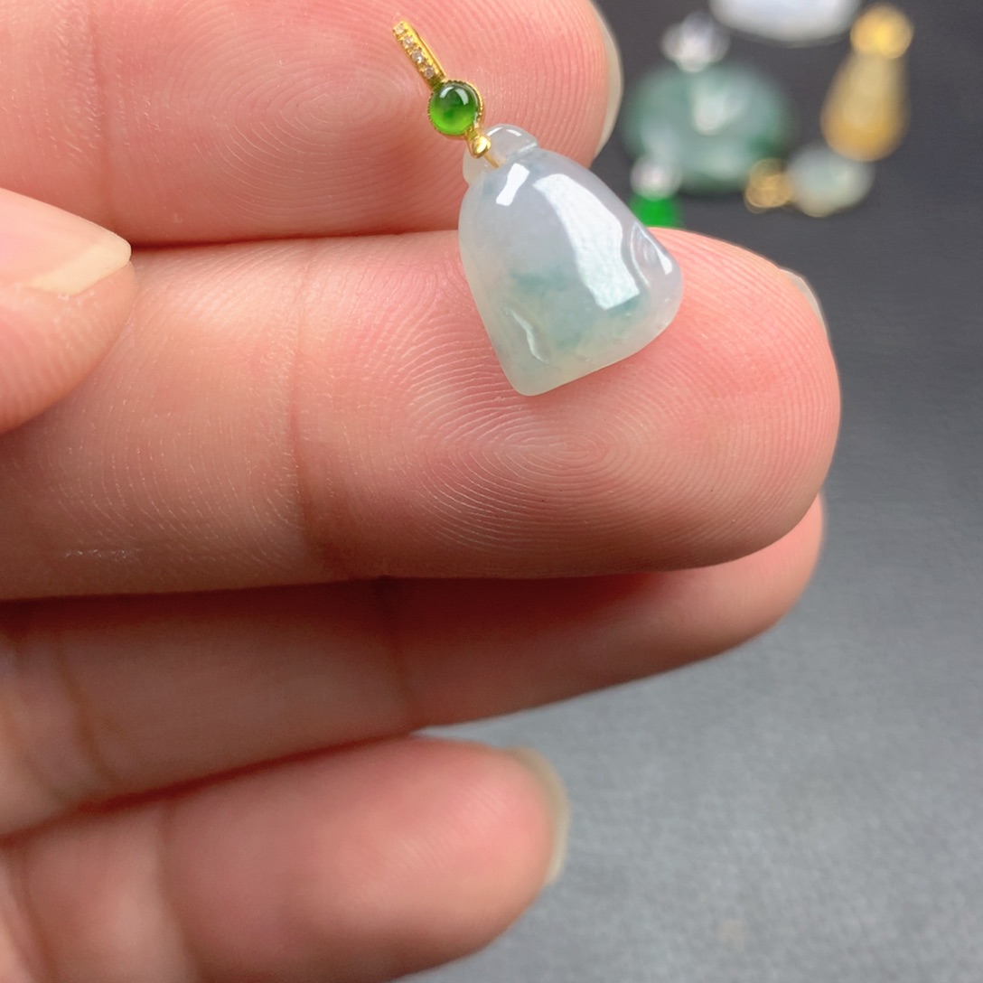 【闪购商品】颈饰18K金镶嵌翡翠翡翠