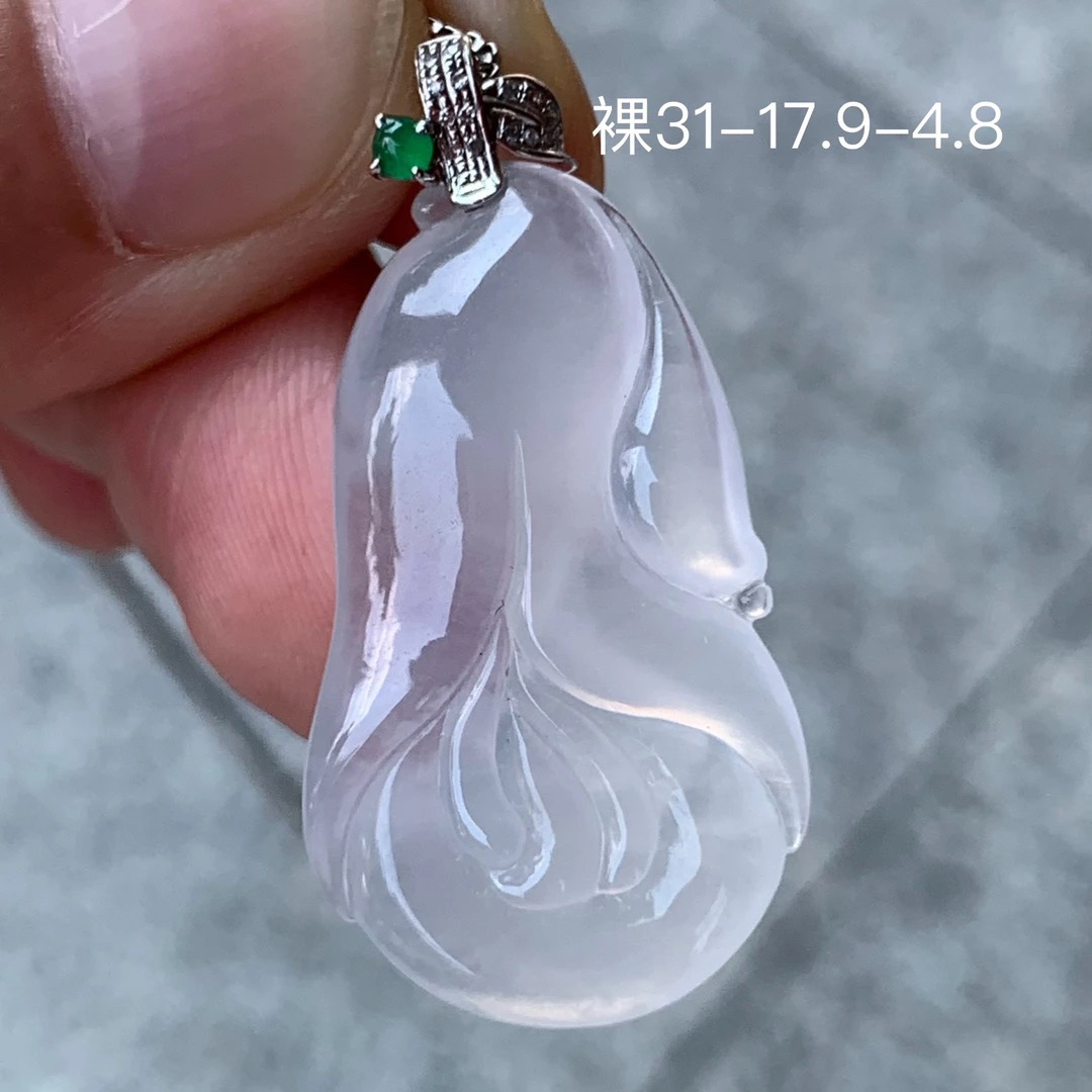 高冰玉兰花天然翡翠吊坠 镶嵌精致