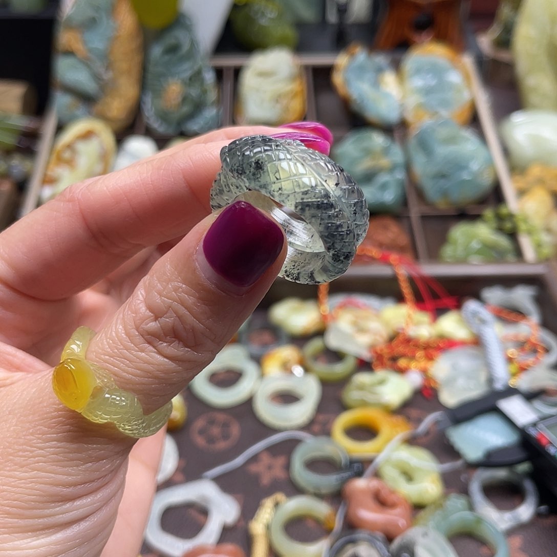 蛇纹石玉颈饰未镶嵌毛*岫玉水墨蛇