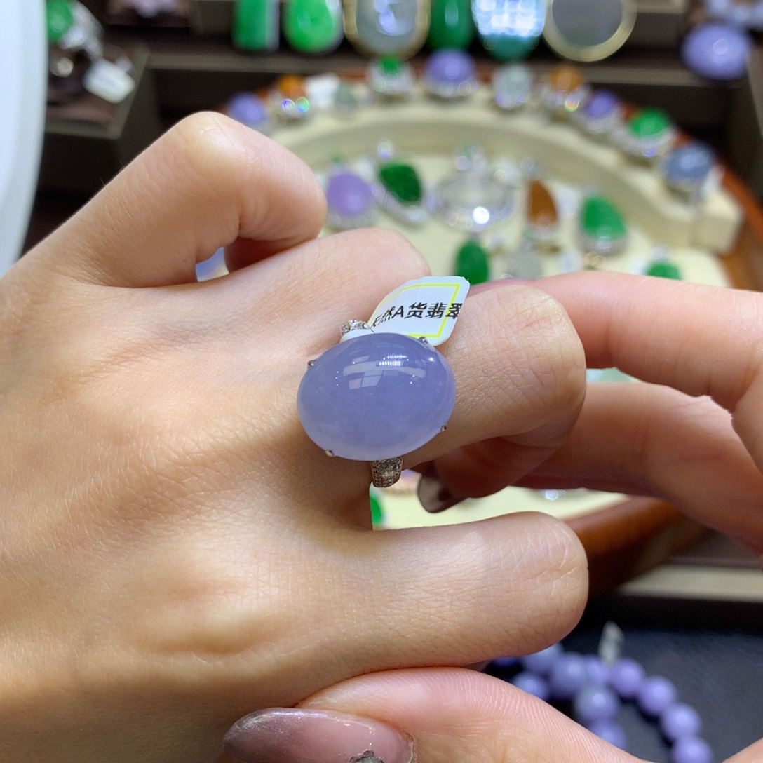 翡翠18K金镶嵌颈饰翡翠