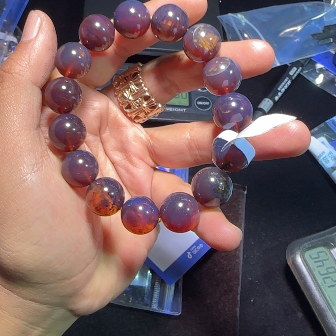 琥珀未镶嵌裸石琥珀