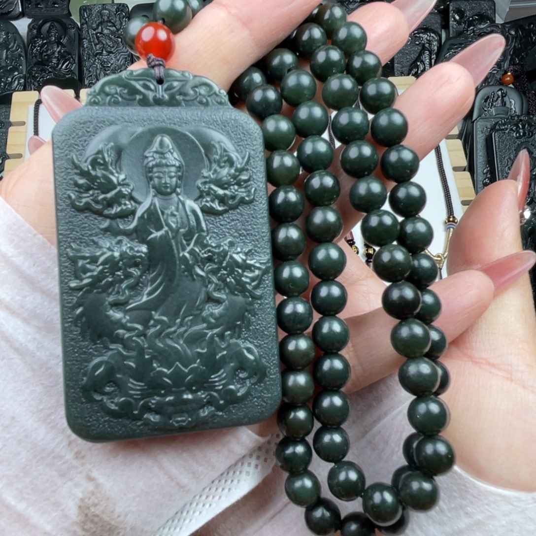 颈饰未镶嵌和田玉安**