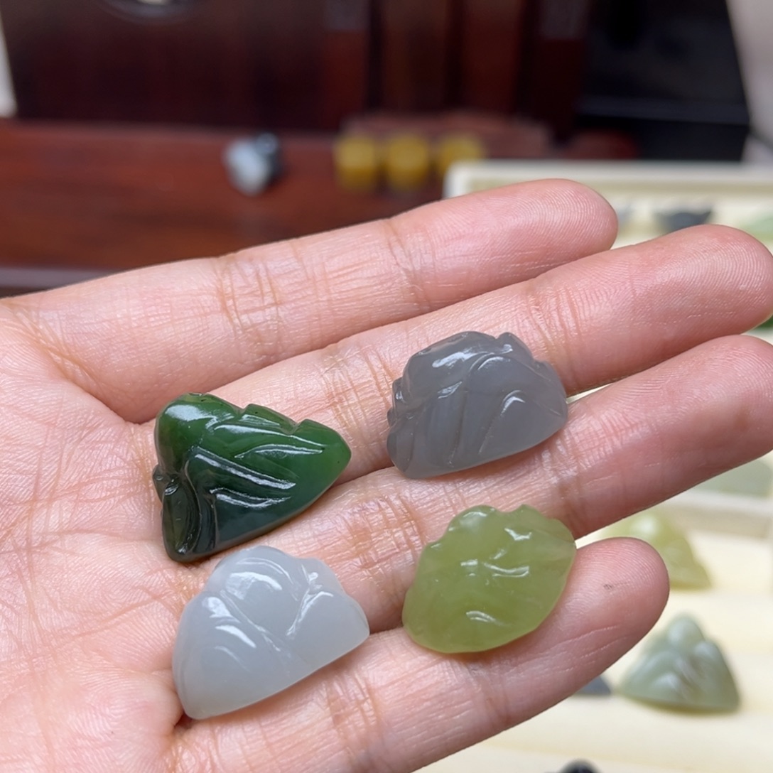 “***息和田玉未镶嵌珠宝半成品