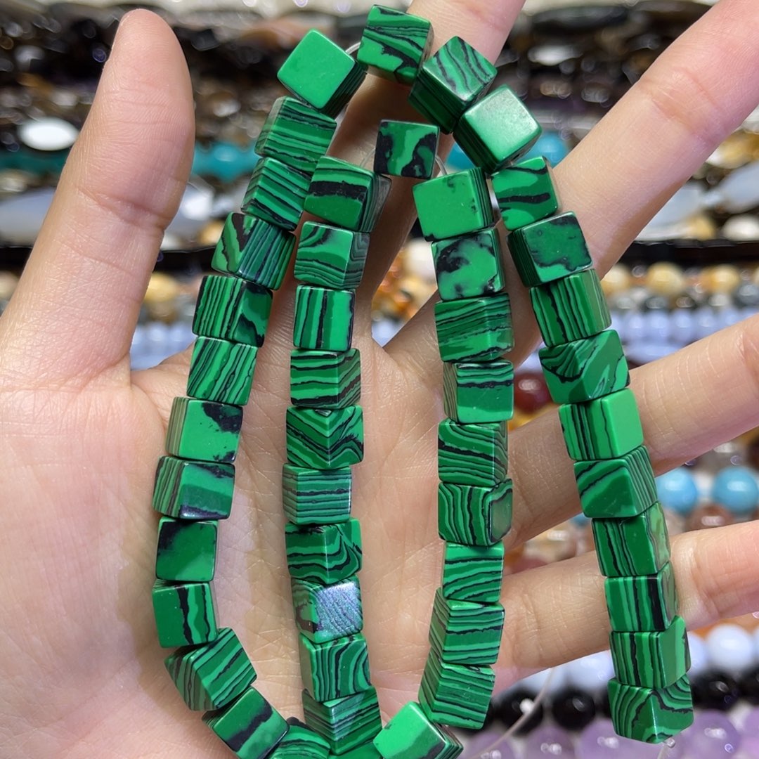 玛瑙/玉髓散珠粉压的孔雀石卡8➕长条38厘米