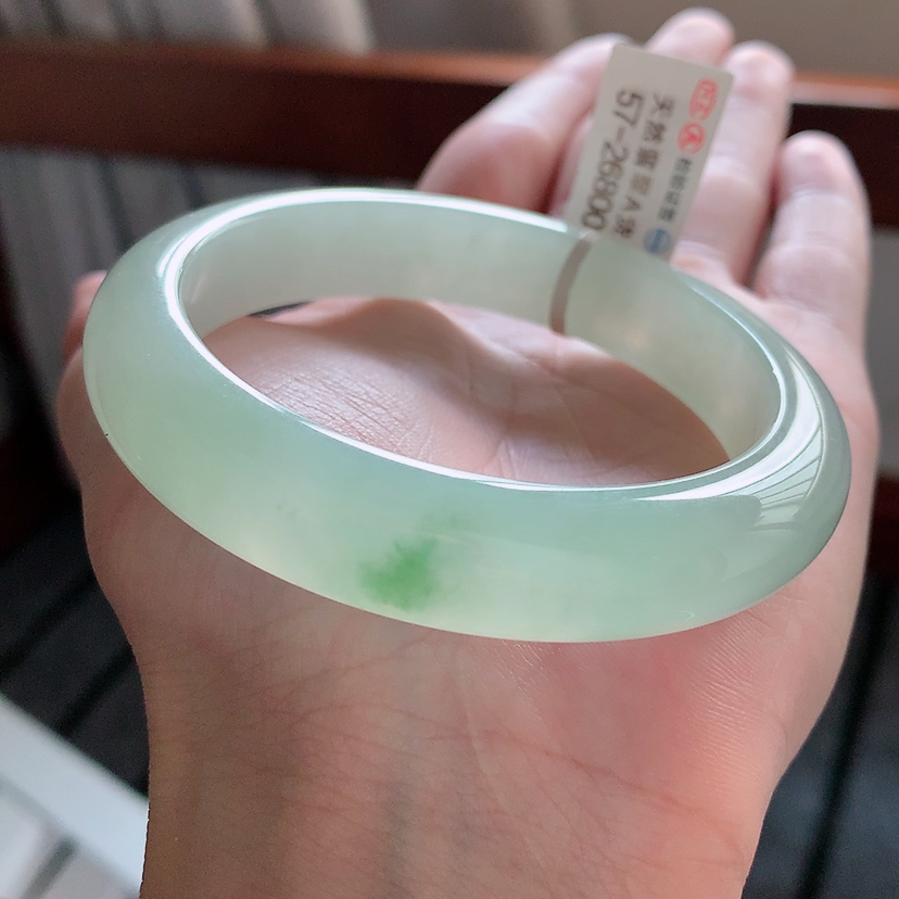 正圈57mm 冰胶无结构晴绿底飘一点翠天然缅甸翡翠A货手镯
