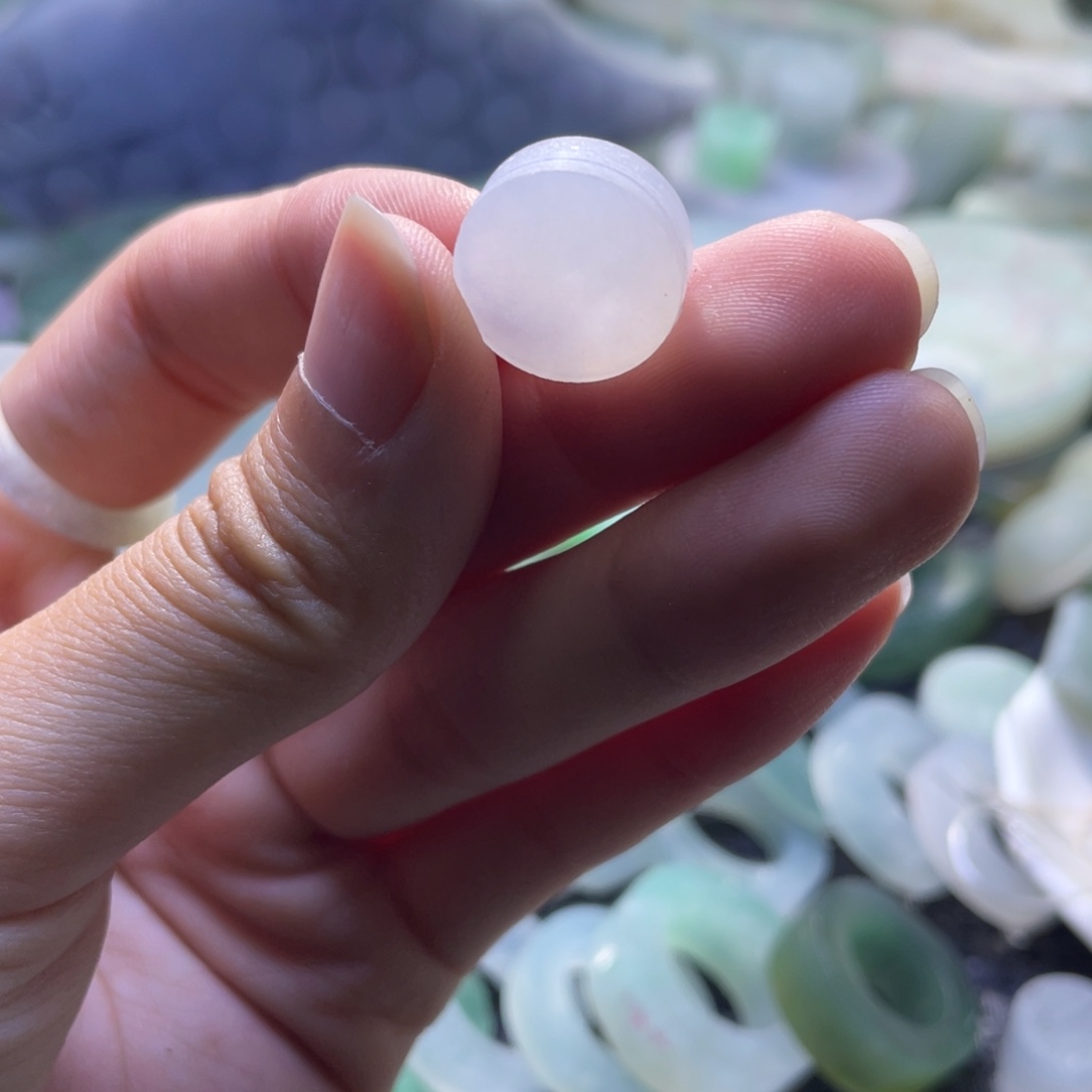 臭****定制翡翠未镶嵌翡翠