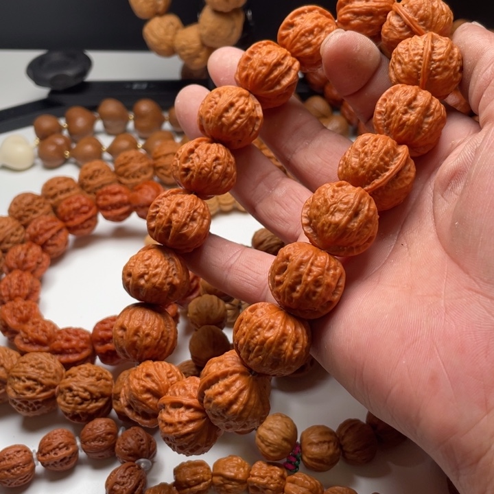 文玩核桃手串一道筋