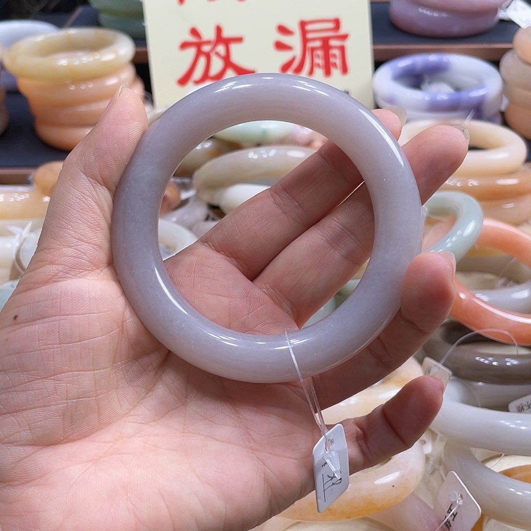 未镶嵌手镯石英岩玉赞