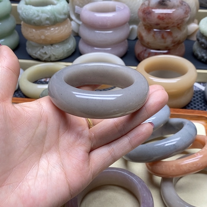 石英岩玉手镯未镶嵌