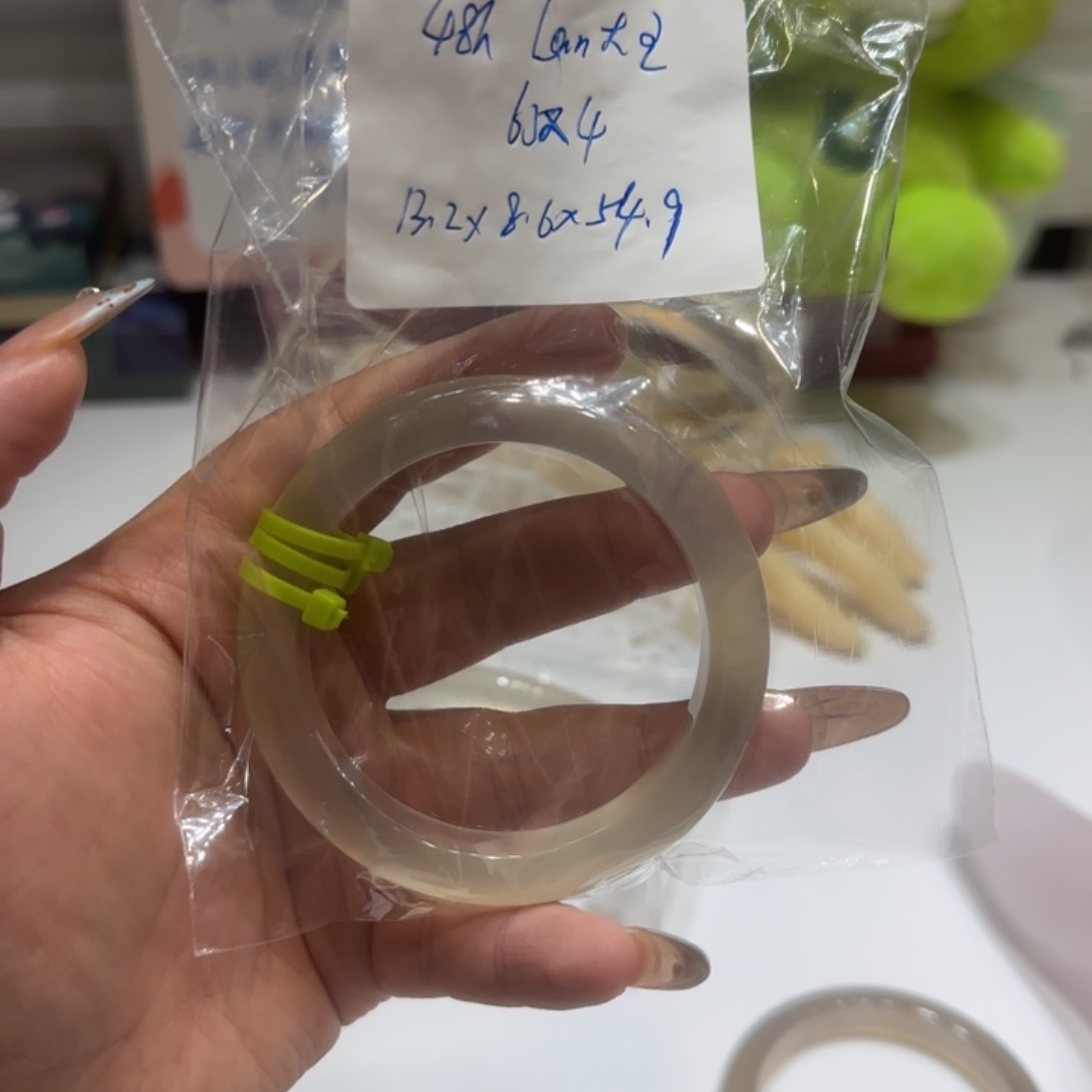L***王玛瑙/玉髓手镯未镶嵌
