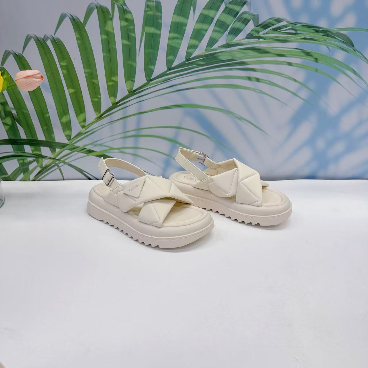 小强家女鞋 芽儿家新款百搭女凉鞋（Y744-34-2 ）（W34AYV2618614）