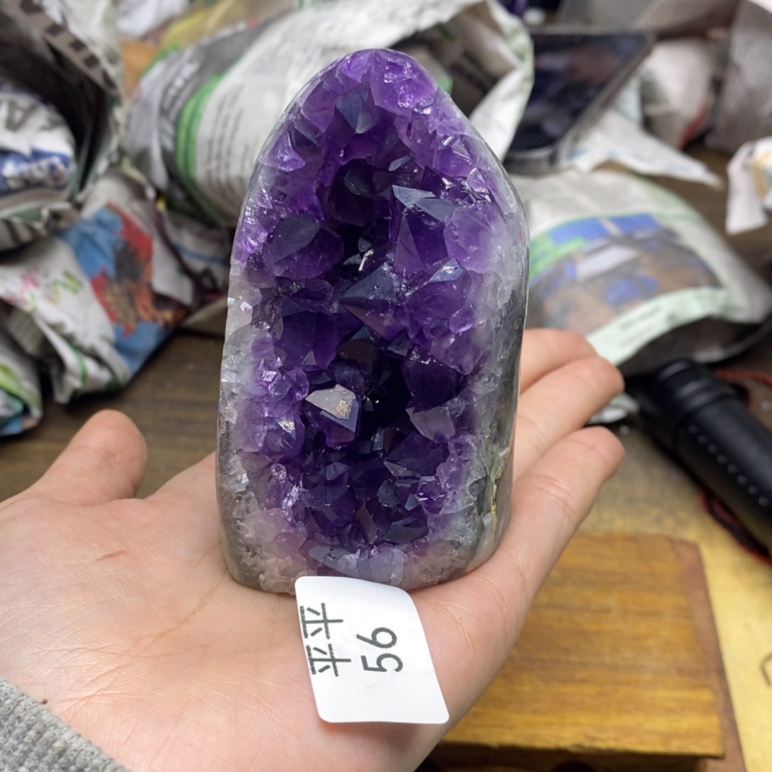 紫晶乌拉圭未镶嵌