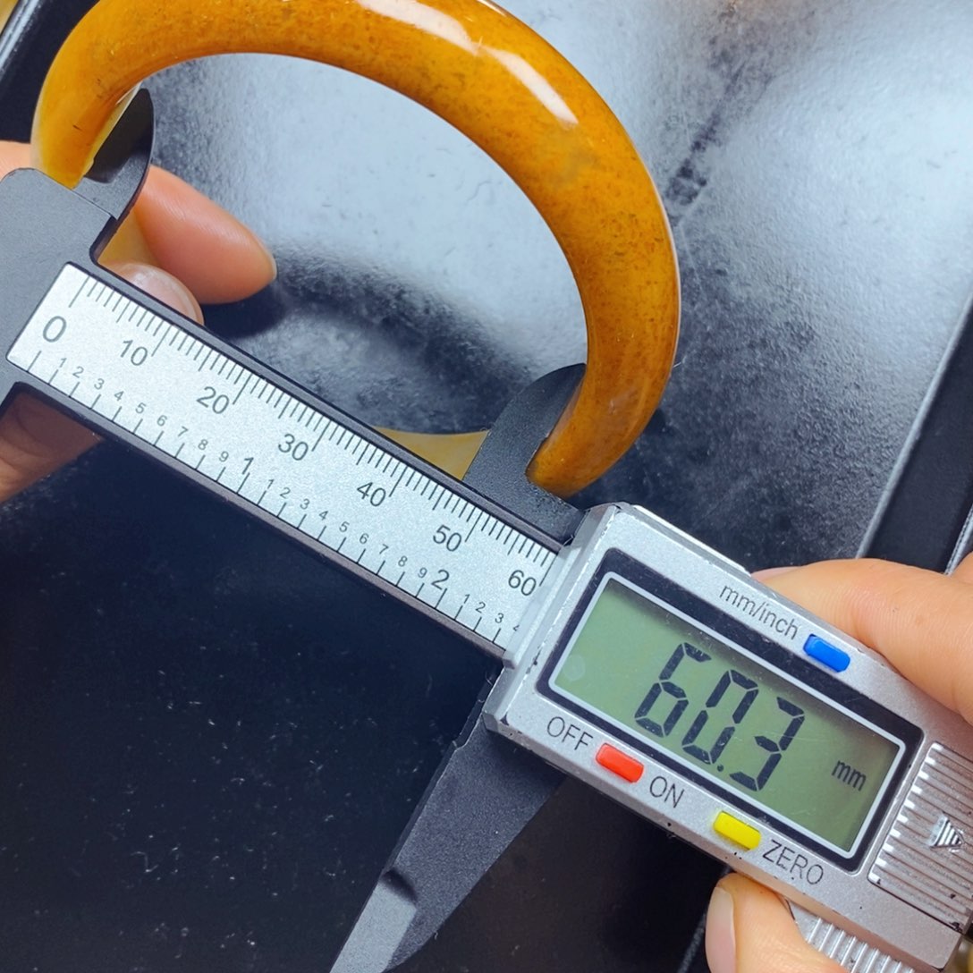 石英质玉未镶嵌颈饰