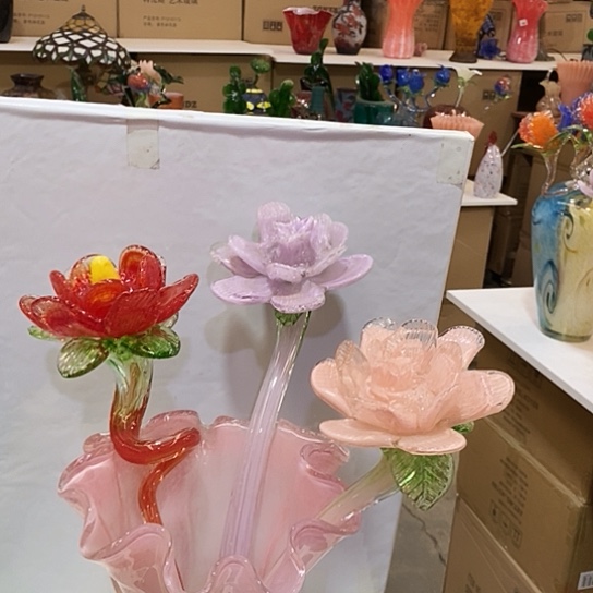 琉璃花瓶高45厘米宽9厘米