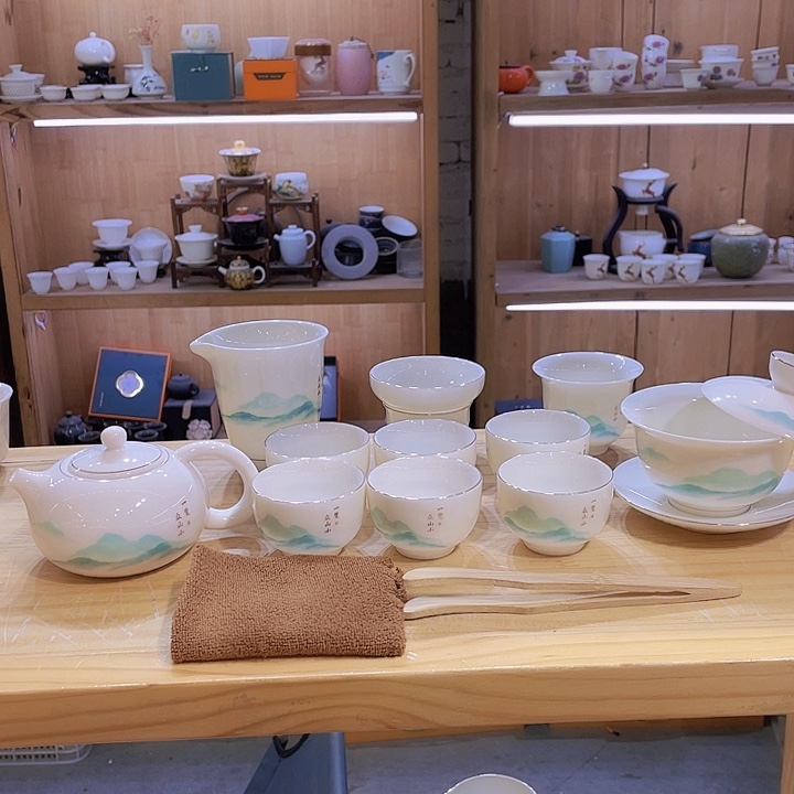 一览众山小羊脂玉套装