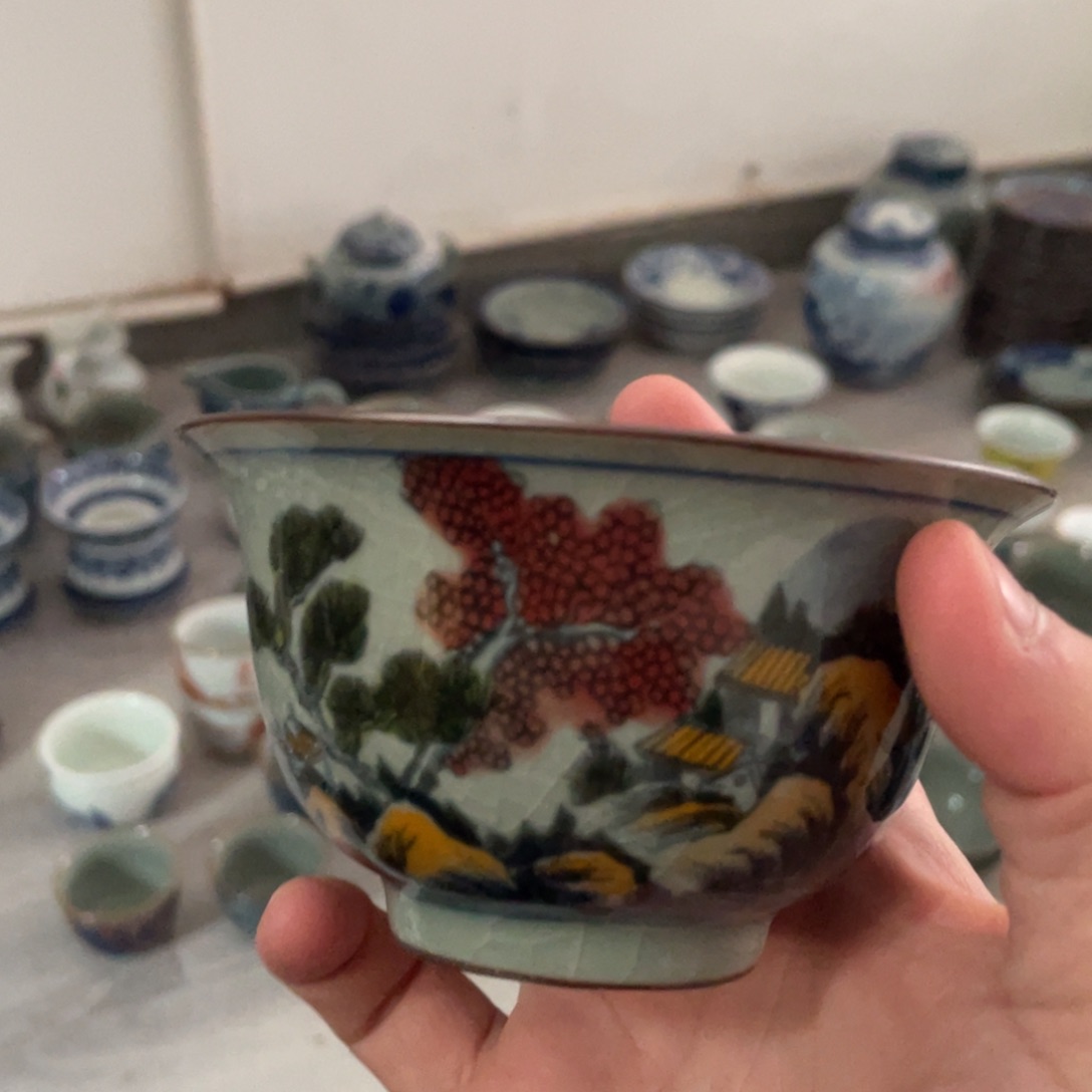 杯釉下五彩元宝压手杯微瑕