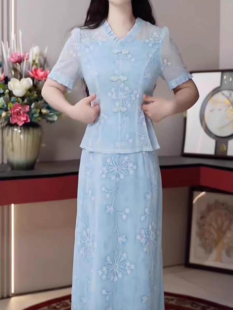 M673 国风盘口气质优雅礼服裙2025夏季新款V领俩件套套装裙