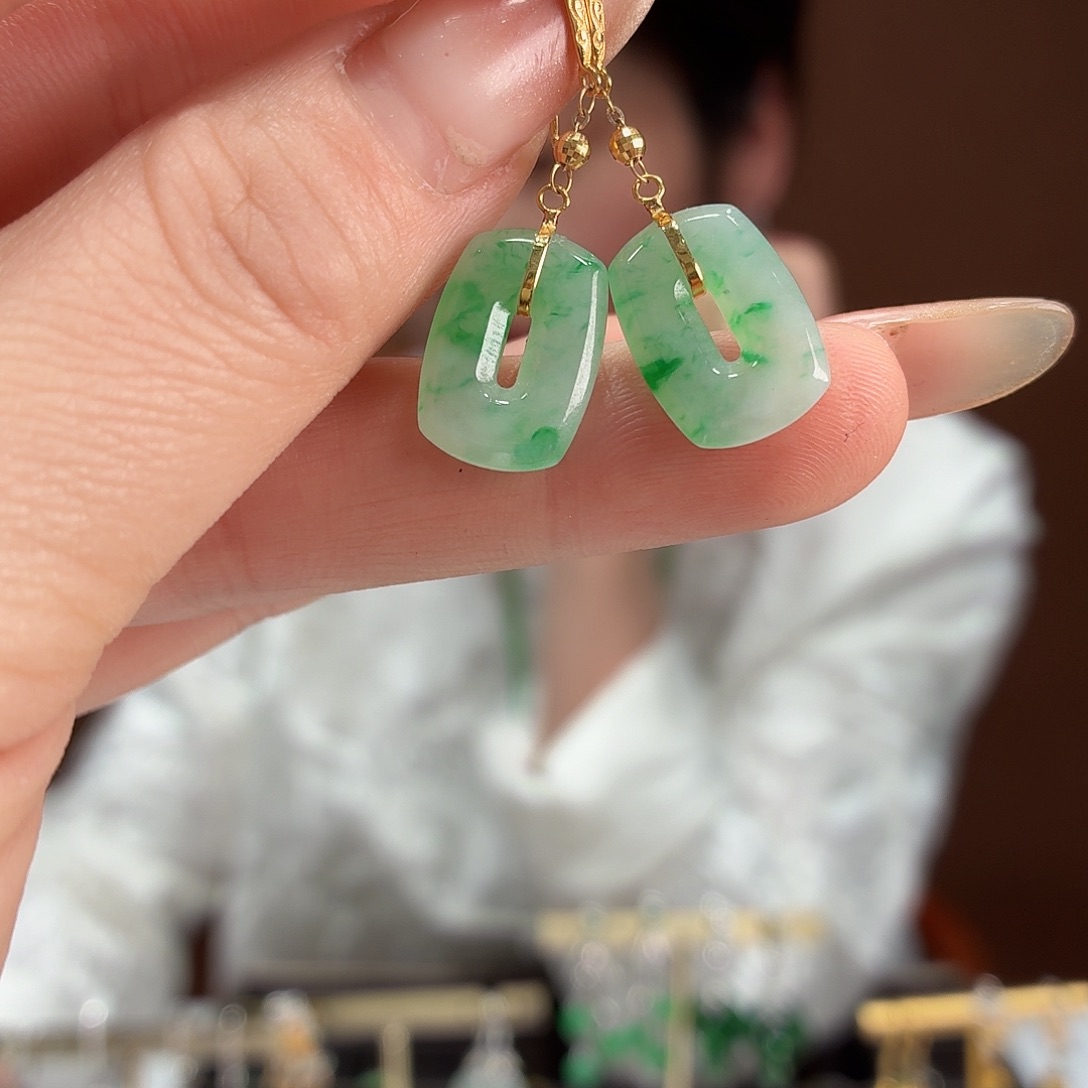 面***树翡翠18K金镶嵌耳饰