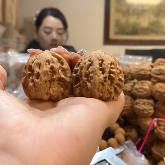 文玩核桃吊坠35野狼