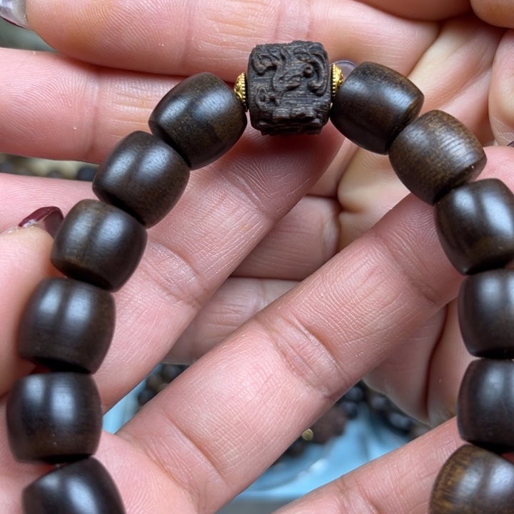 沉香手串白棋雷击树心油老料