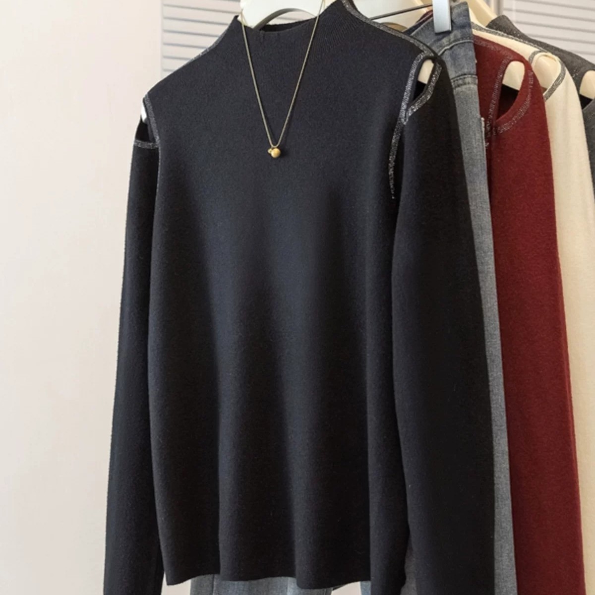 娟儿家秋冬韩系镶钻露肩半高领毛针织衫女气质百搭内搭