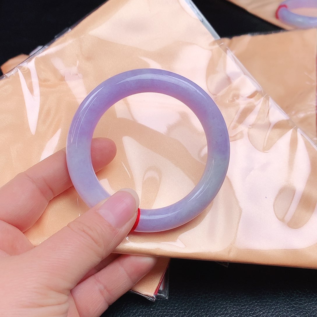 翡翠手镯未镶嵌8989xvbbnn