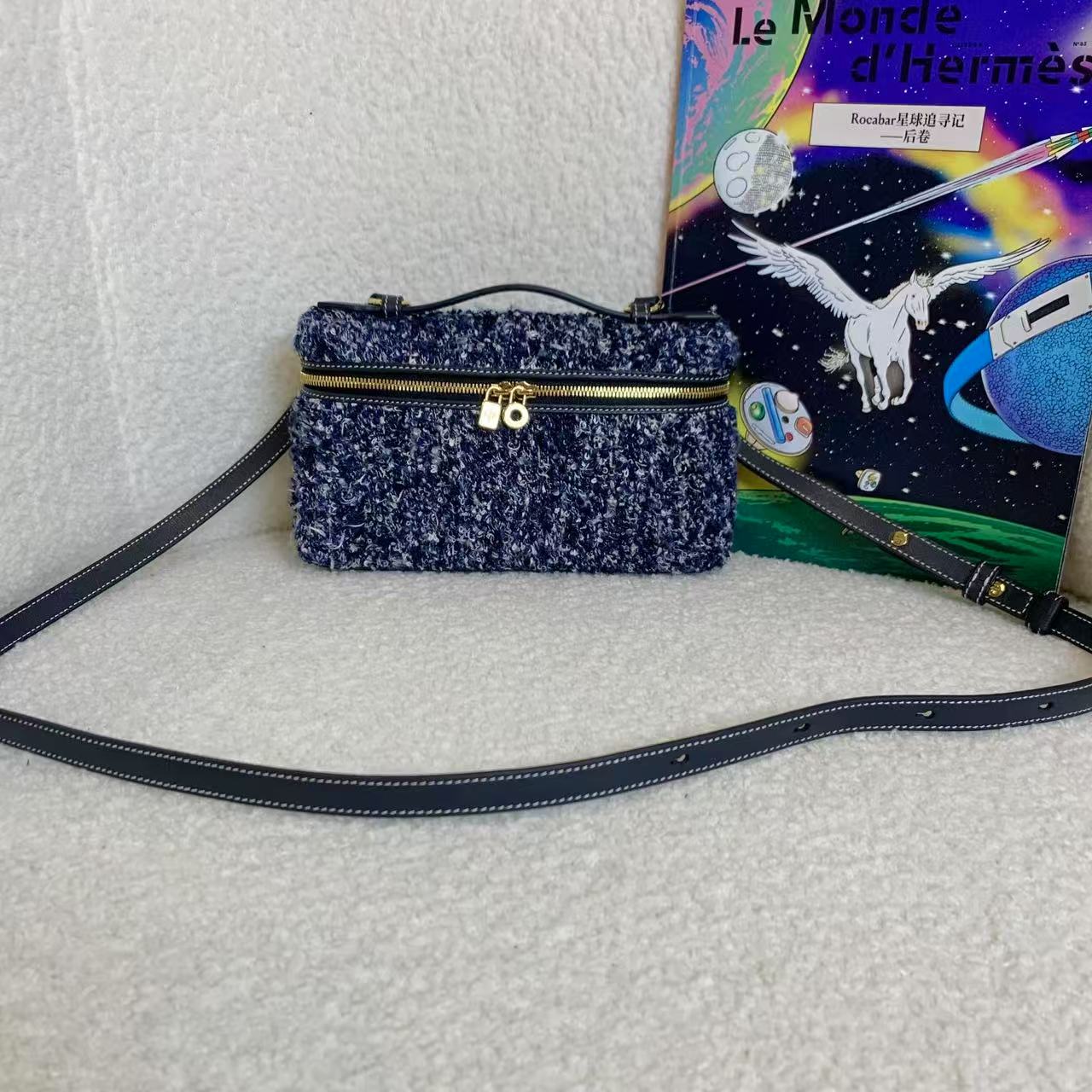 99新  壹臻/LP 限定款蓝色毛呢19饭盒包/95927441