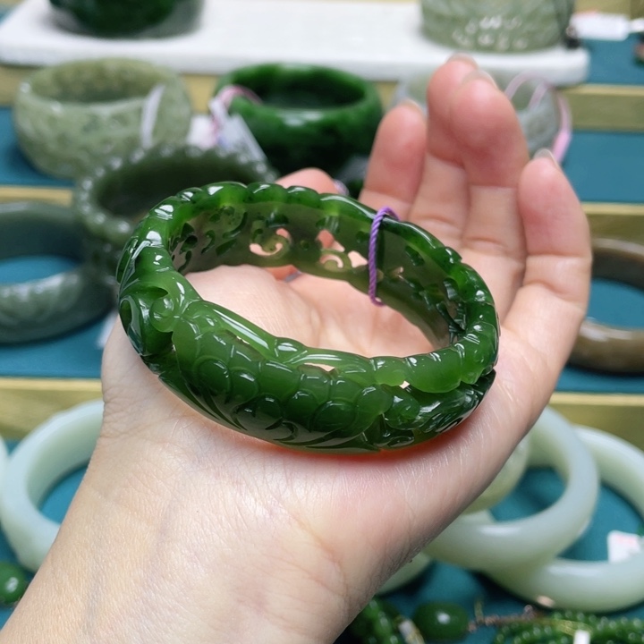 和田玉手53圈口 编号64未镶嵌