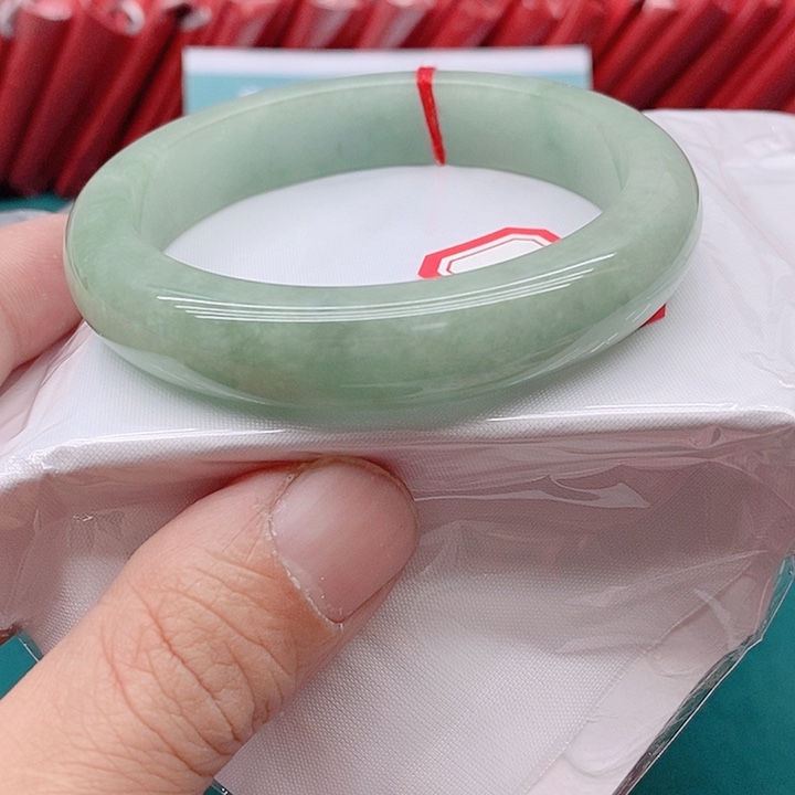 翡翠手镯未镶嵌?***心988888888