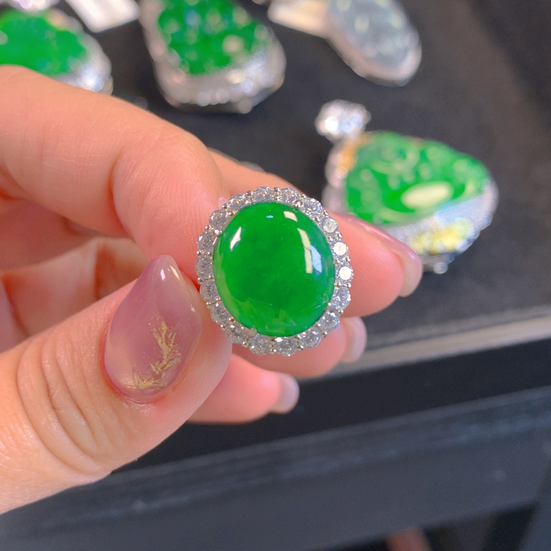 翡翠颈饰银S925镶嵌翡翠