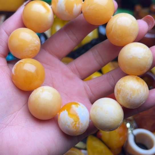 琥珀手串未镶嵌蜜蜡