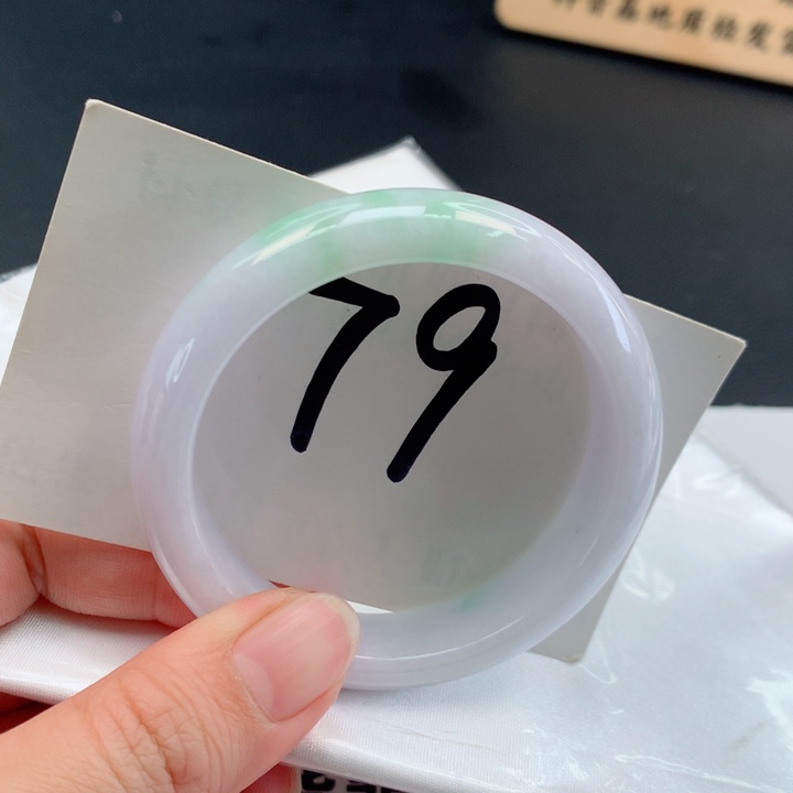 翡翠未镶嵌手镯正