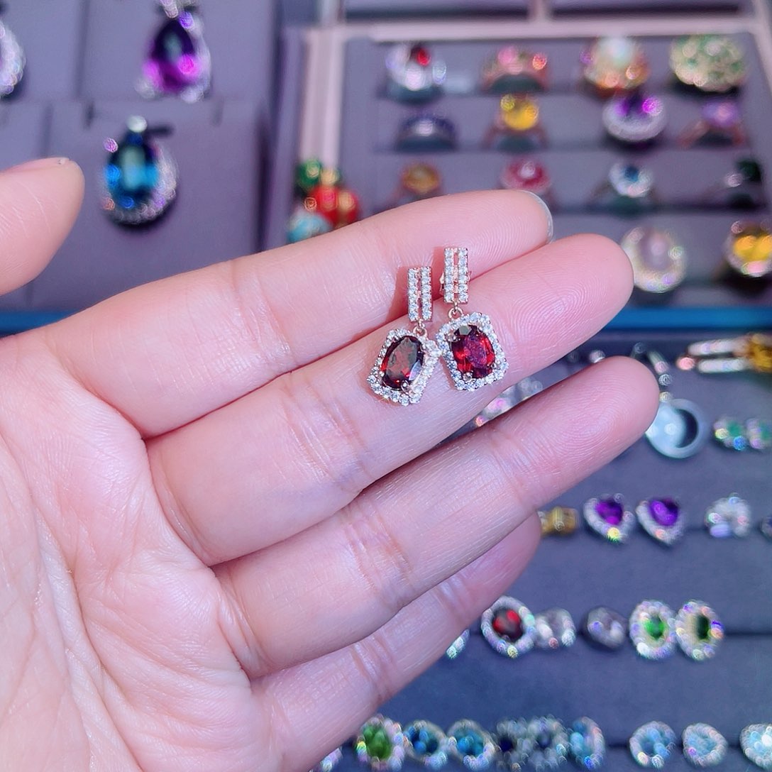 银S925镶嵌耳饰石榴石