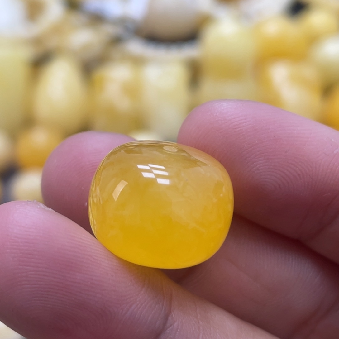 蜜蜡未镶嵌裸石17.3*13.5mm瑕疵焦皮 福利