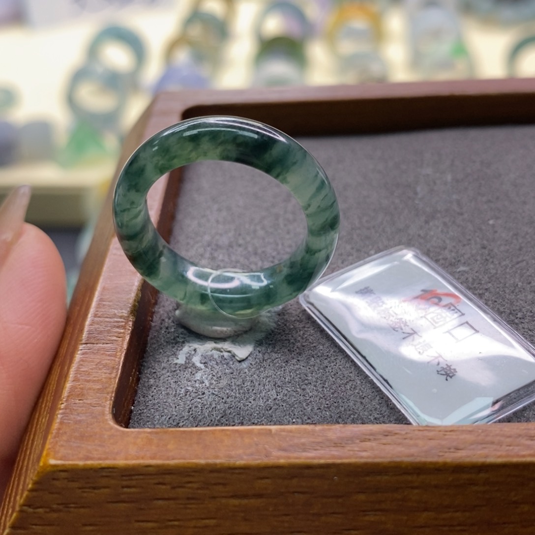 翡翠戒指未镶嵌戒指