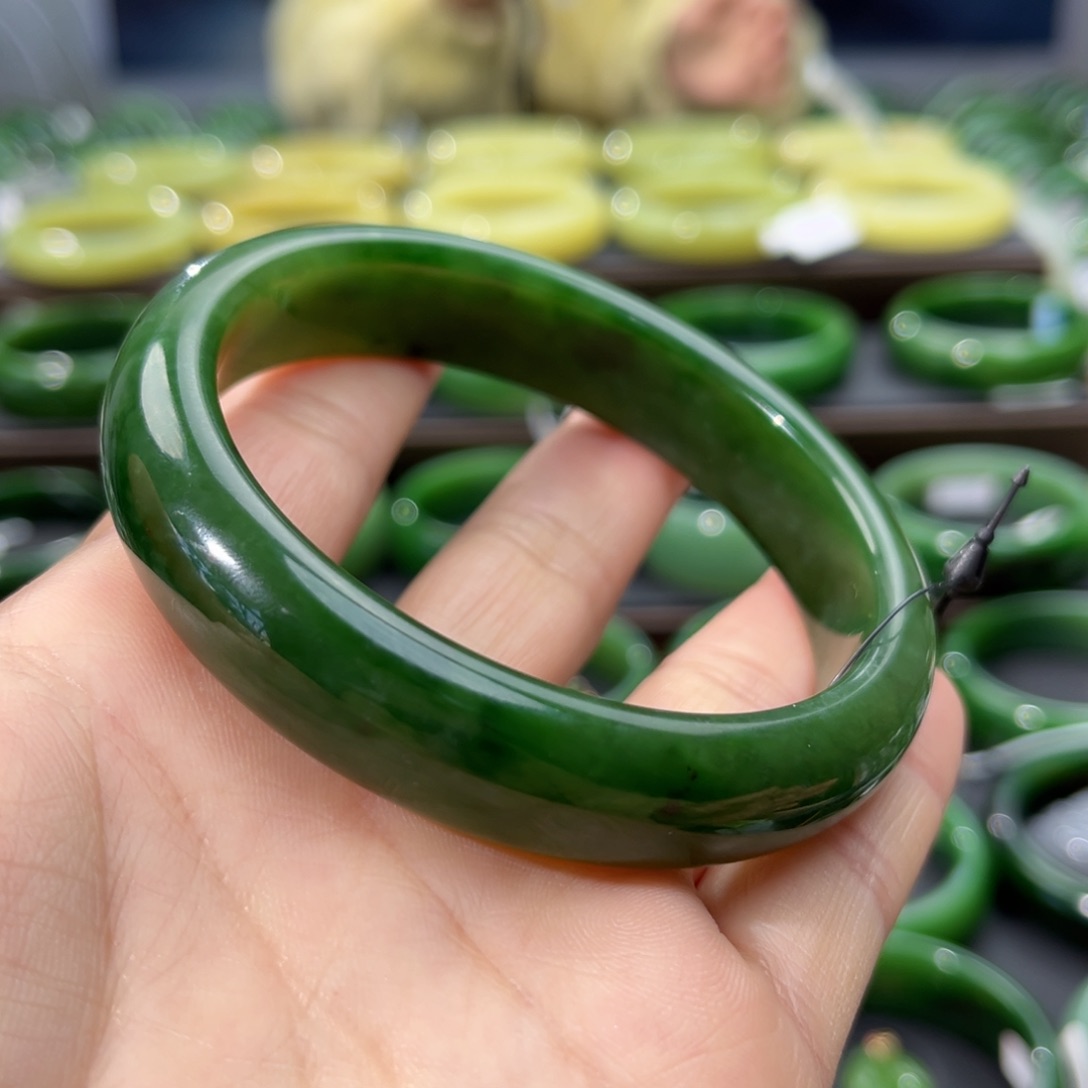 和田玉（碧玉）手镯未镶嵌