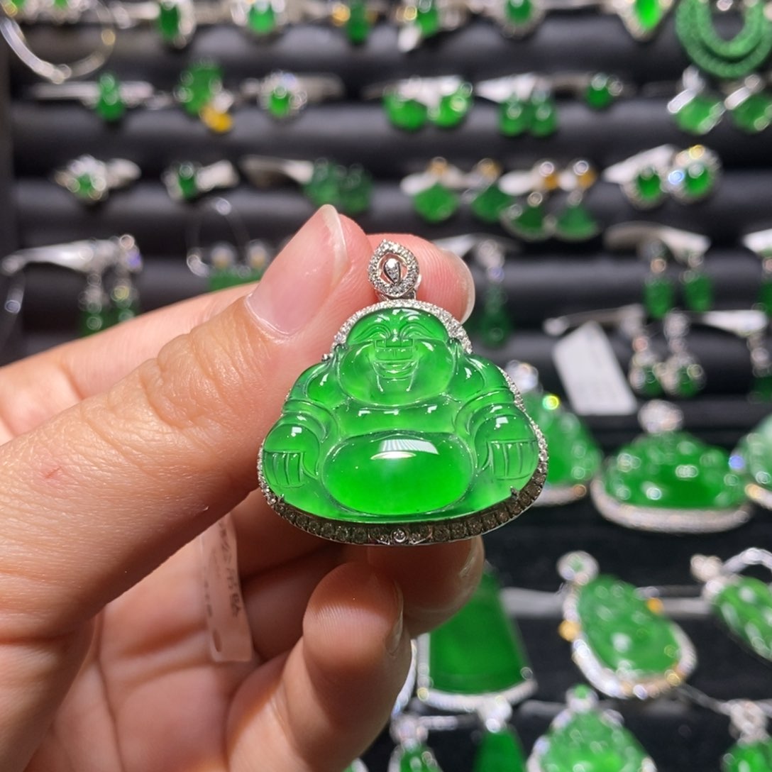 翡翠颈饰18K金镶嵌天然翡翠