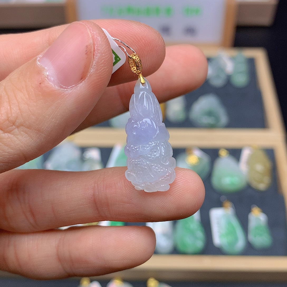 翡翠颈饰18K金镶嵌翡翠