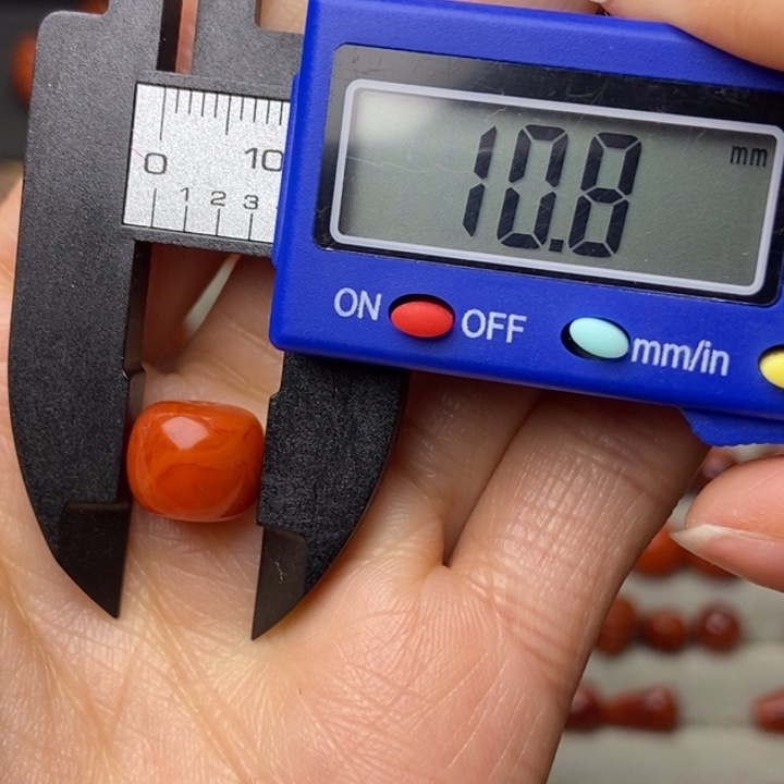 南红玛瑙配饰未镶嵌有瑕疵