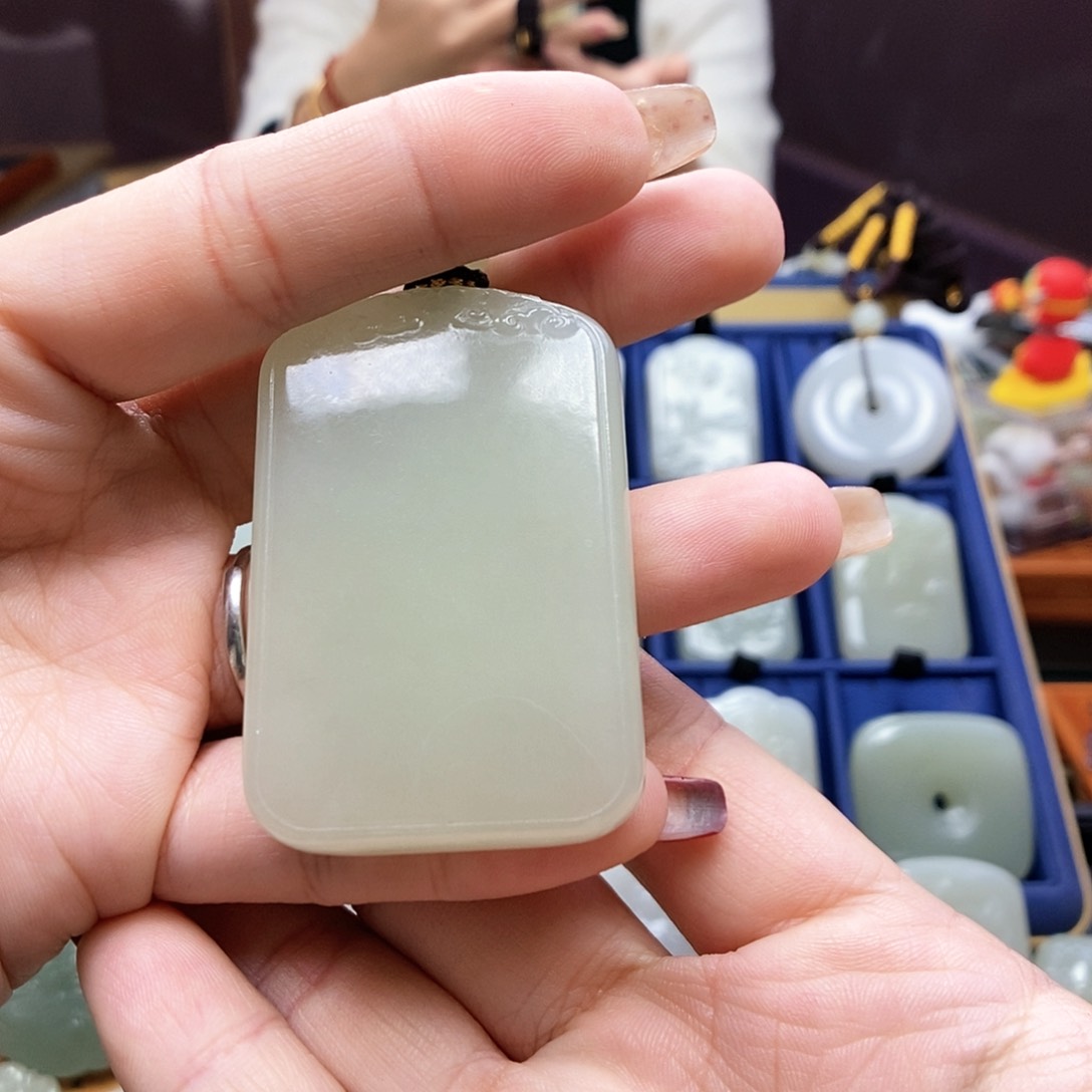 和田玉颈饰未镶嵌类**子