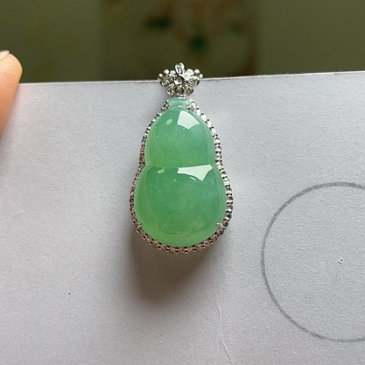 【闪购商品】吊坠(不含链)18K金镶嵌翡翠