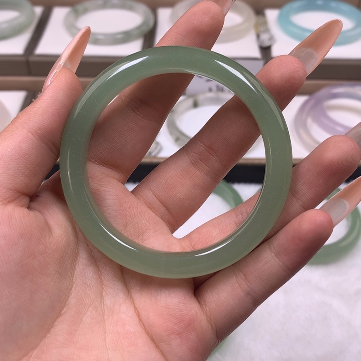 东陵石手镯未镶嵌英**泪