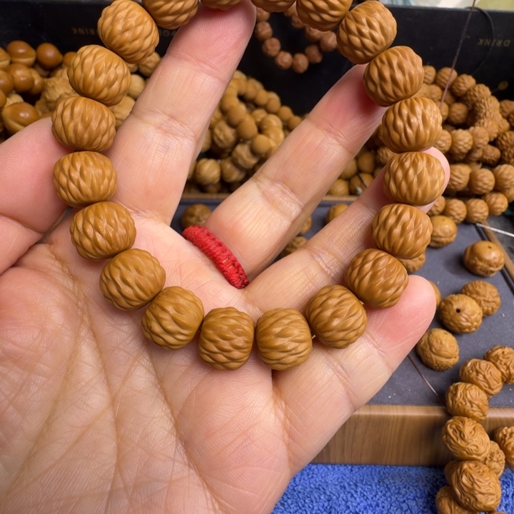 猴头核桃吊坠猴头雕刻龙鳞老型手串