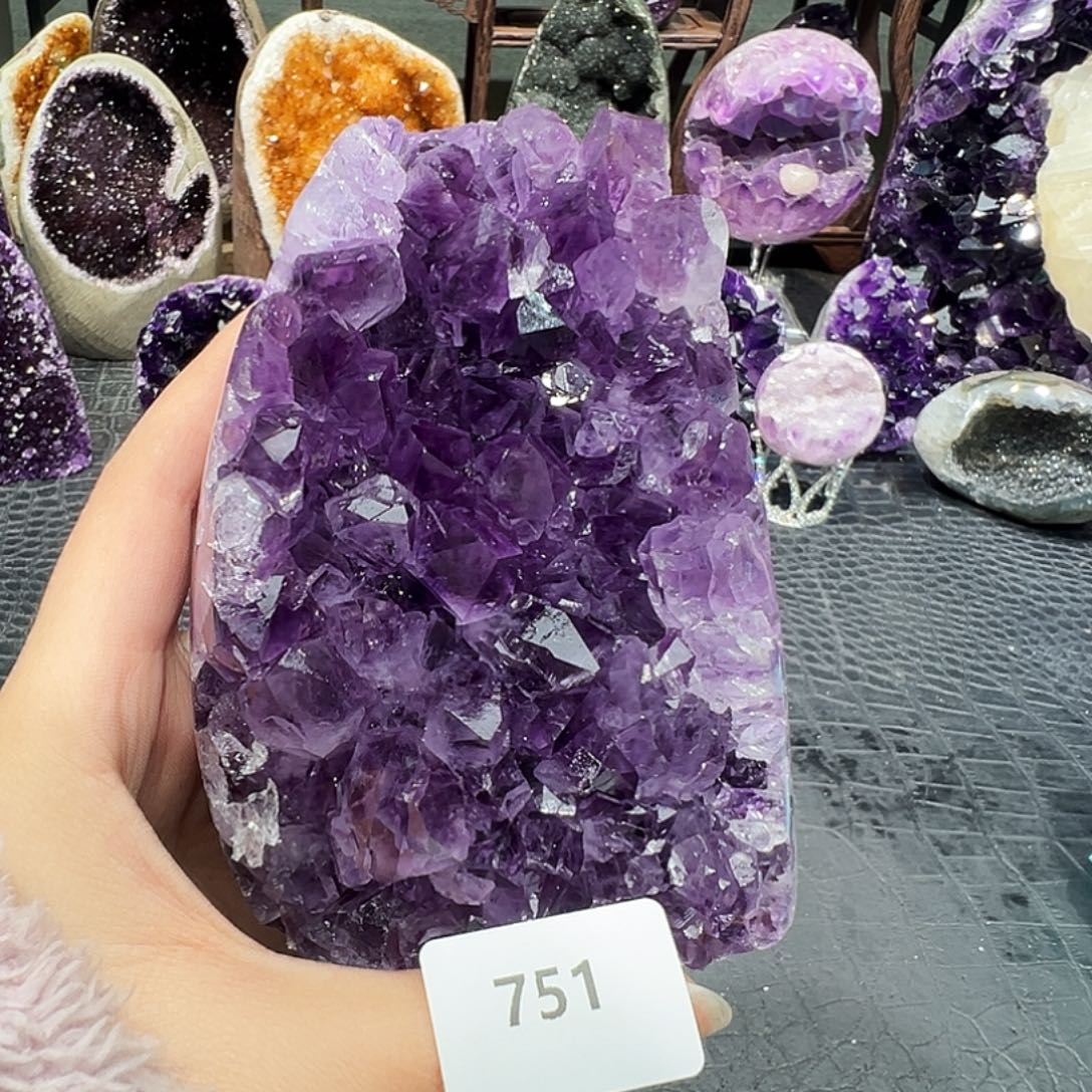 珠宝半成品未镶嵌紫晶