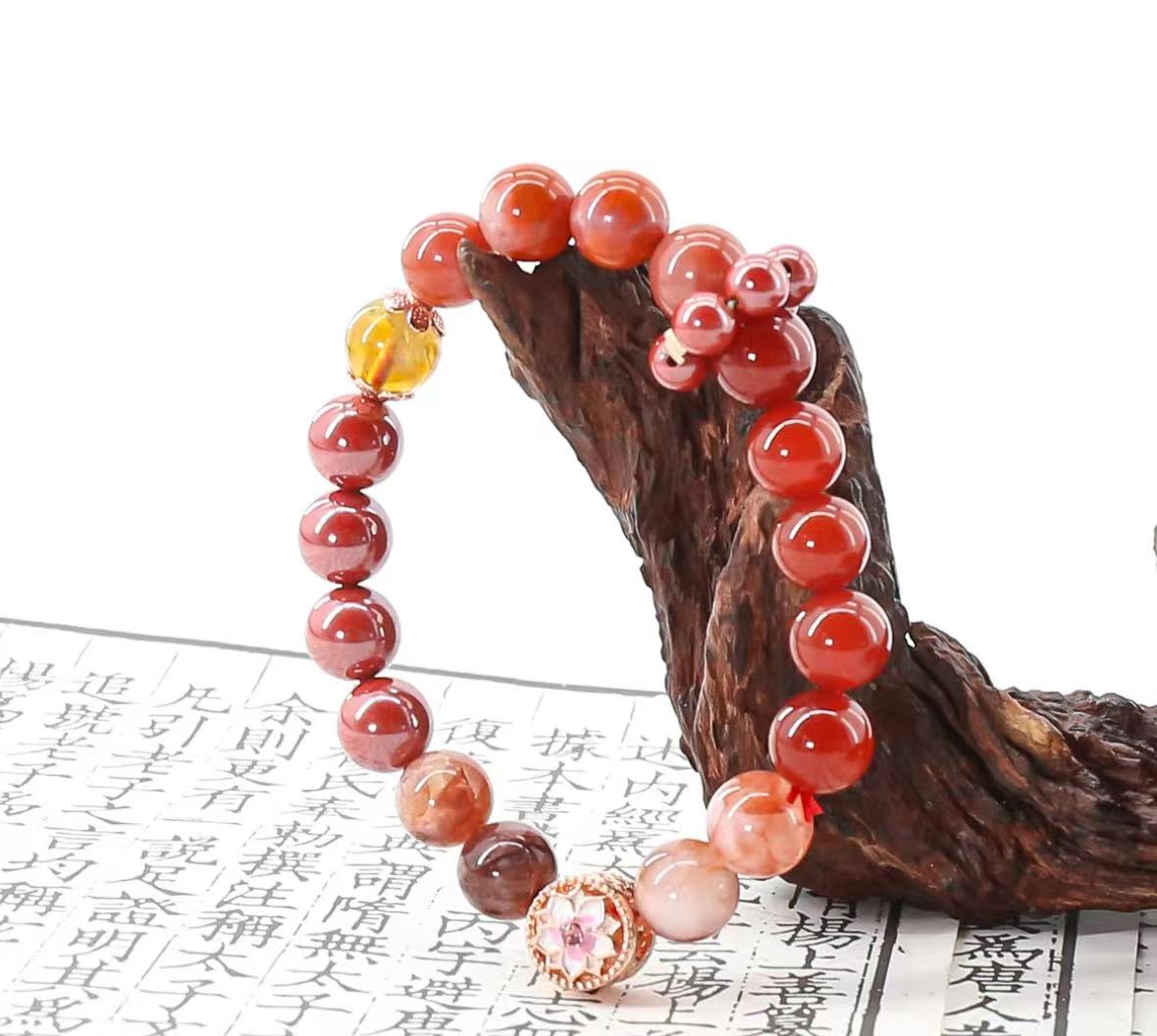 GZ3601南红-精品手串（带证书和礼盒）