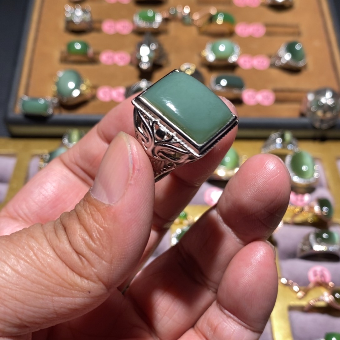 和田玉（碧玉）戒指未镶嵌